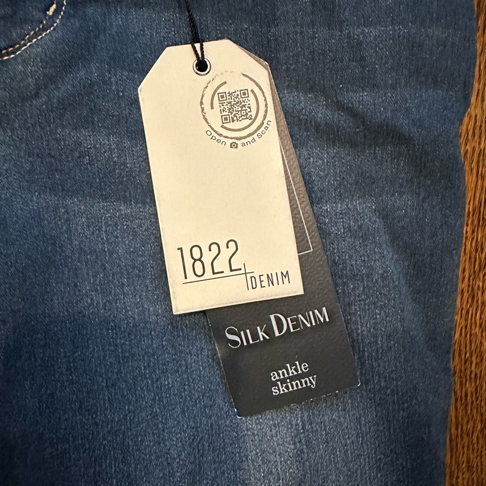 1822 Denim Women's Dark Blue Skinny Jeans - New With Tags - Picture 2 of 5